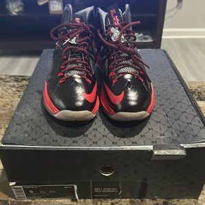 Lebron X blk/red sz 9